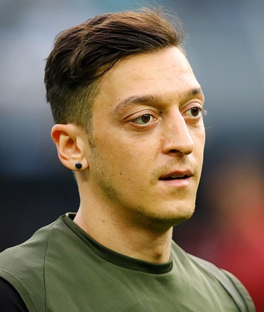 Portrait de Mesut Özil à l'échauffement à Bakou, en mai 2019